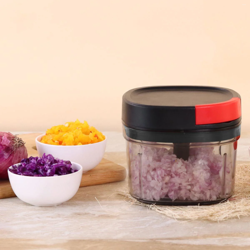 Wonderchef Glory 600ml 3-Blade String Chopper, Stainless Steel Blades, Anti-Slip Silicone Base, Airtight Lid